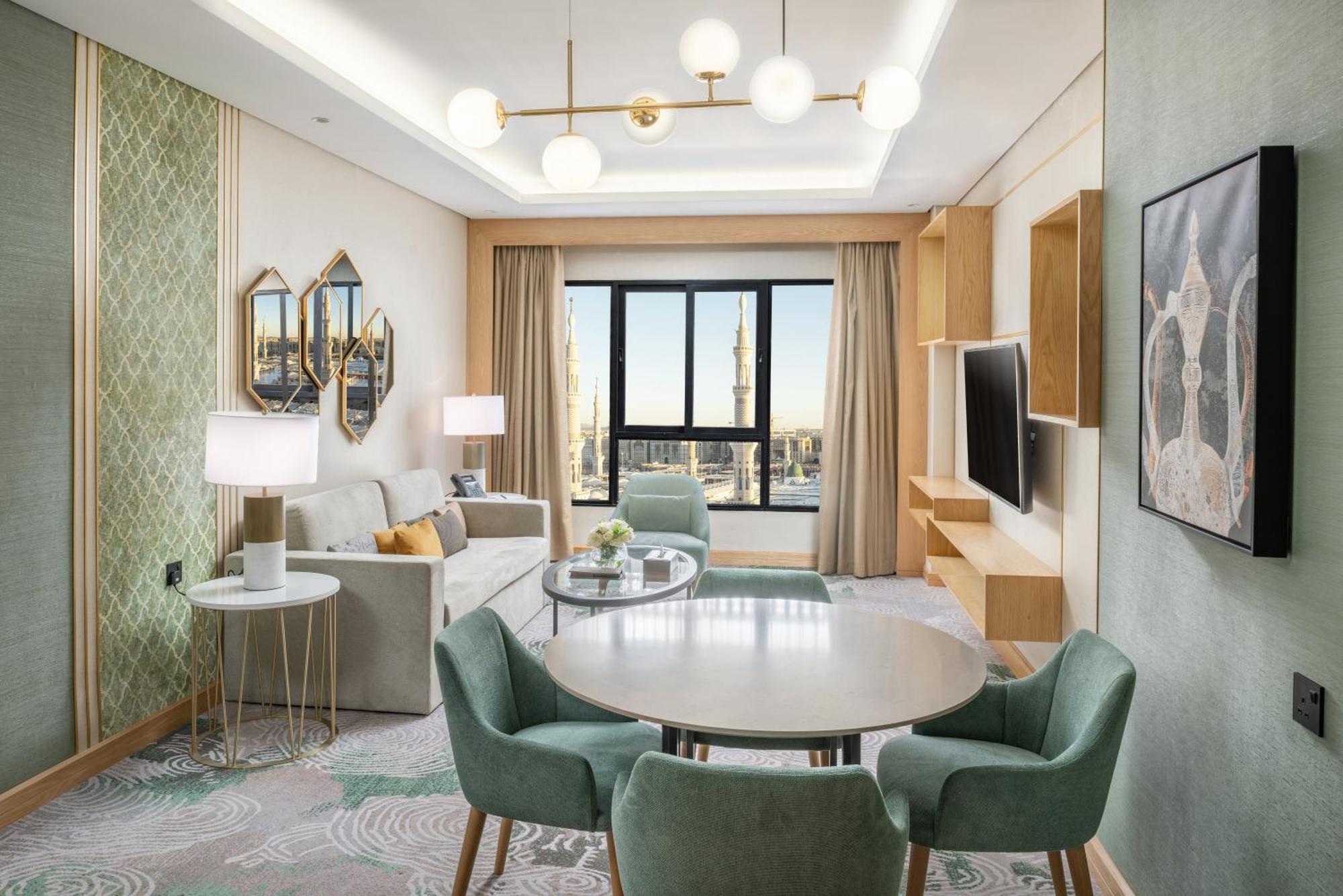 Taiba Suites Madinah Medyna Zewnętrze zdjęcie A suite at the hotel