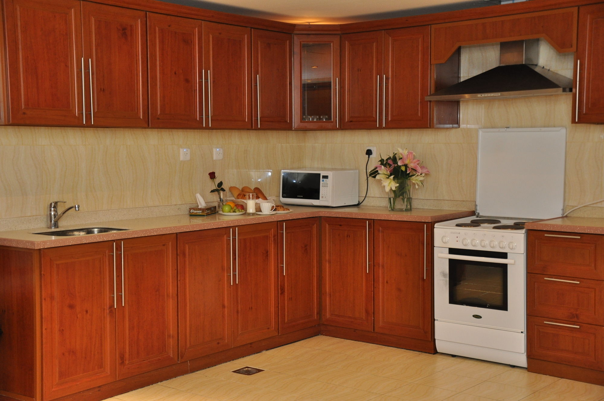 Taiba Suites Madinah Medyna Zewnętrze zdjęcie A modern kitchen
