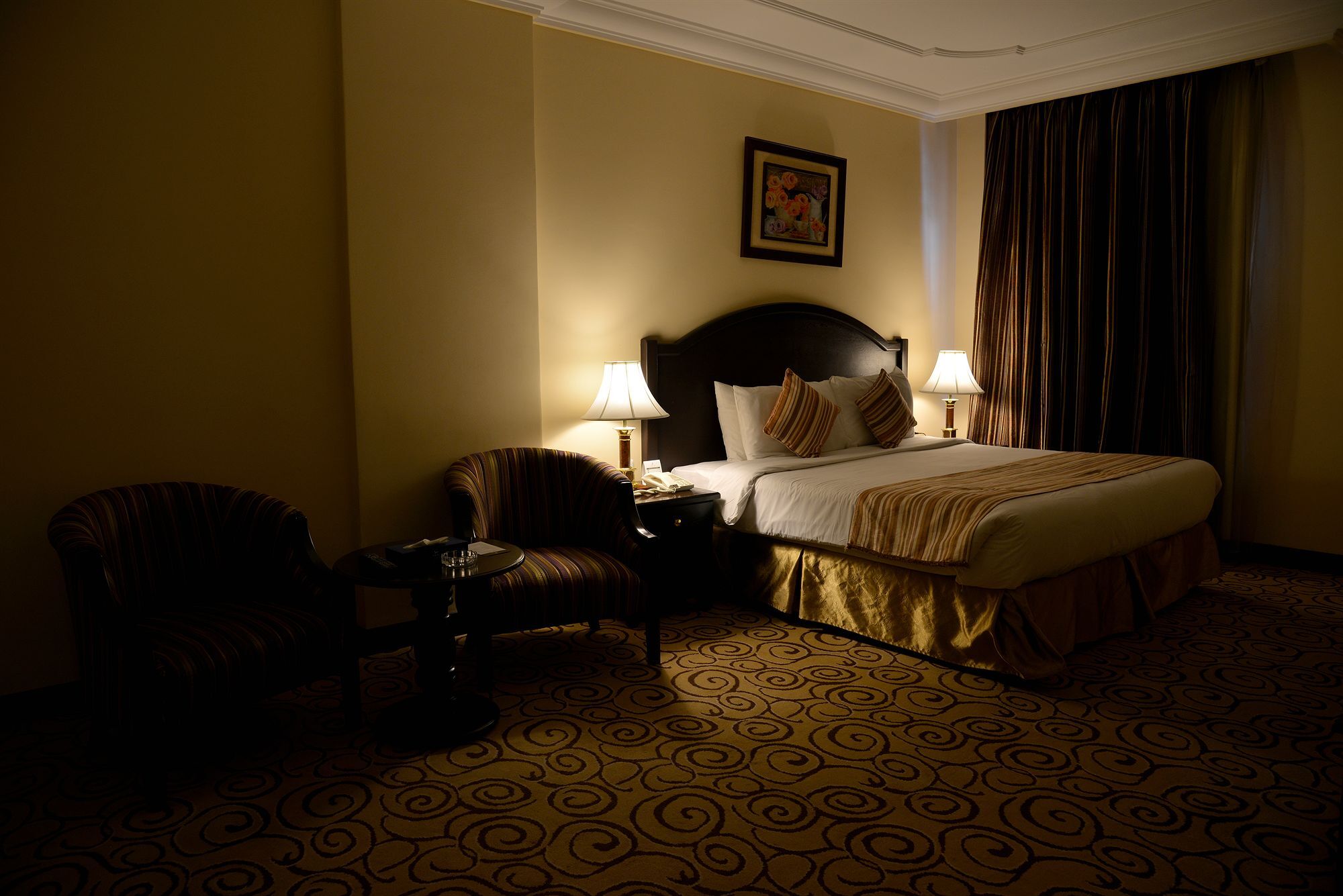Taiba Suites Madinah Medyna Zewnętrze zdjęcie A room at the hotel